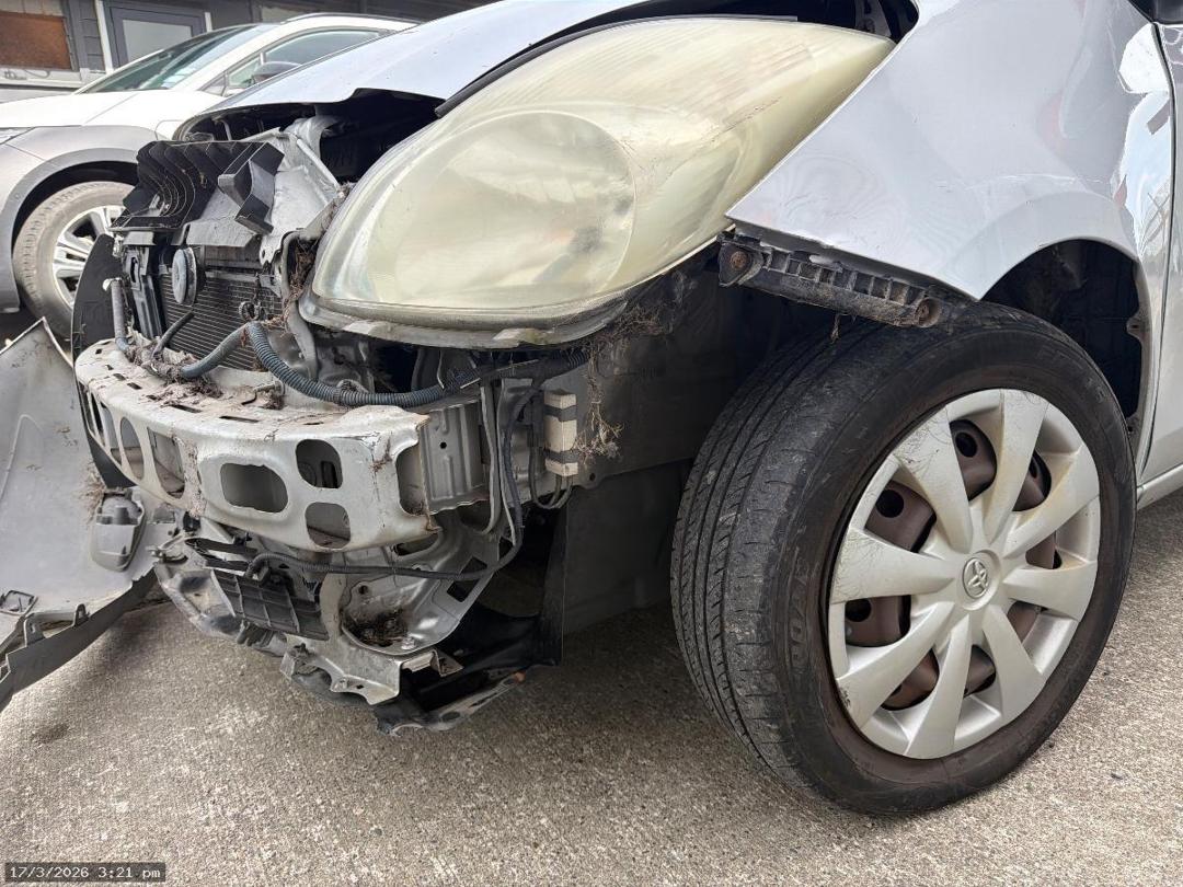 Photo '4' of Toyota Vitz