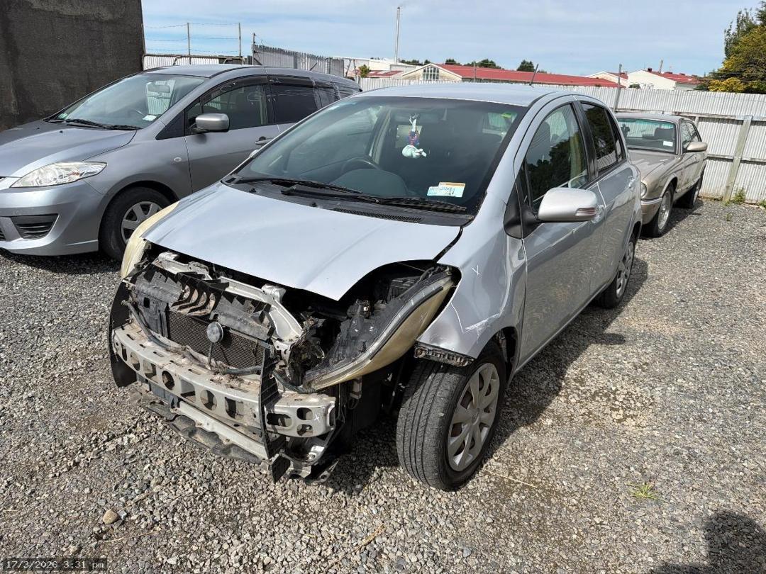 Photo '6' of Toyota Vitz