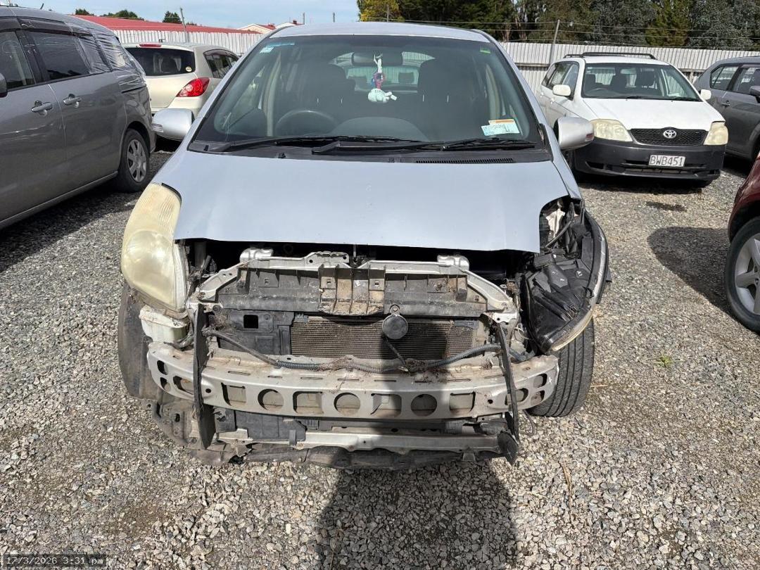 Photo '7' of Toyota Vitz