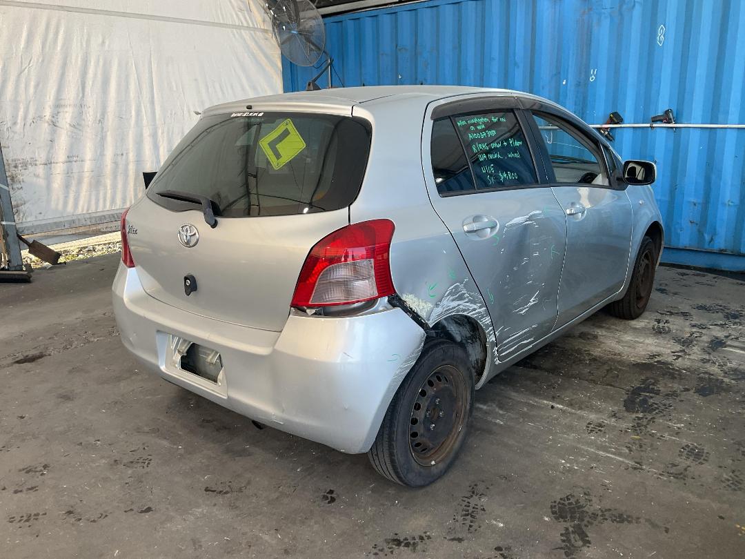 Photo '6' of Toyota Vitz