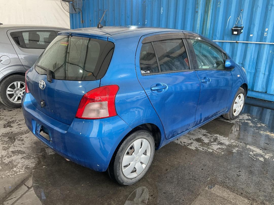 Photo '7' of Toyota Vitz