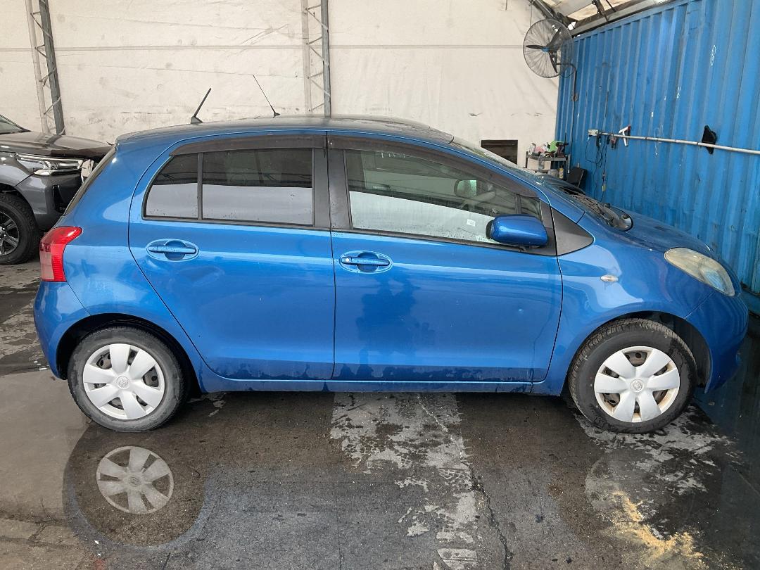 Photo '8' of Toyota Vitz