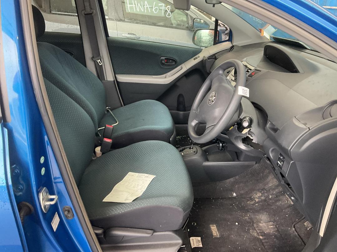 Photo '13' of Toyota Vitz