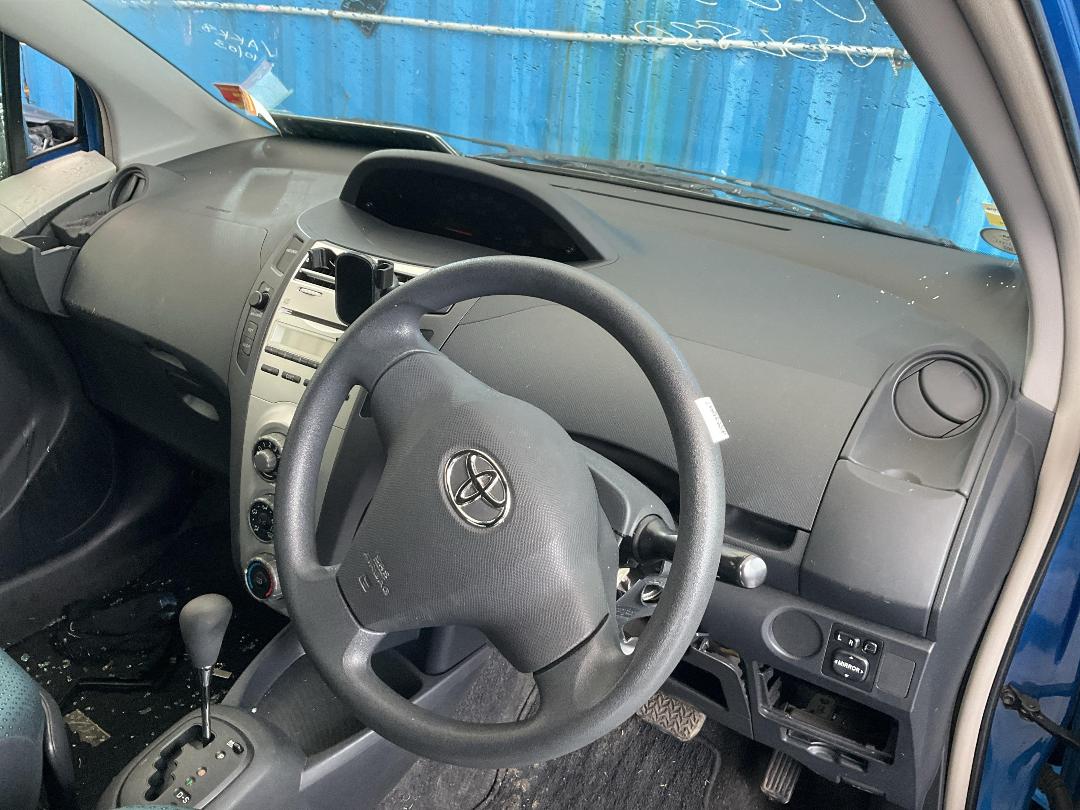 Photo '14' of Toyota Vitz