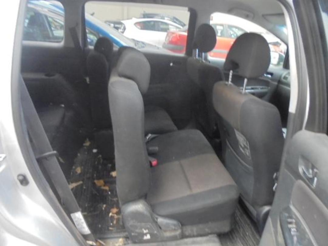 Photo '16' of Toyota Wish Photo '16' of Toyota Wish