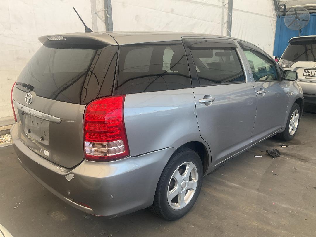 Photo '4' of Toyota Wish