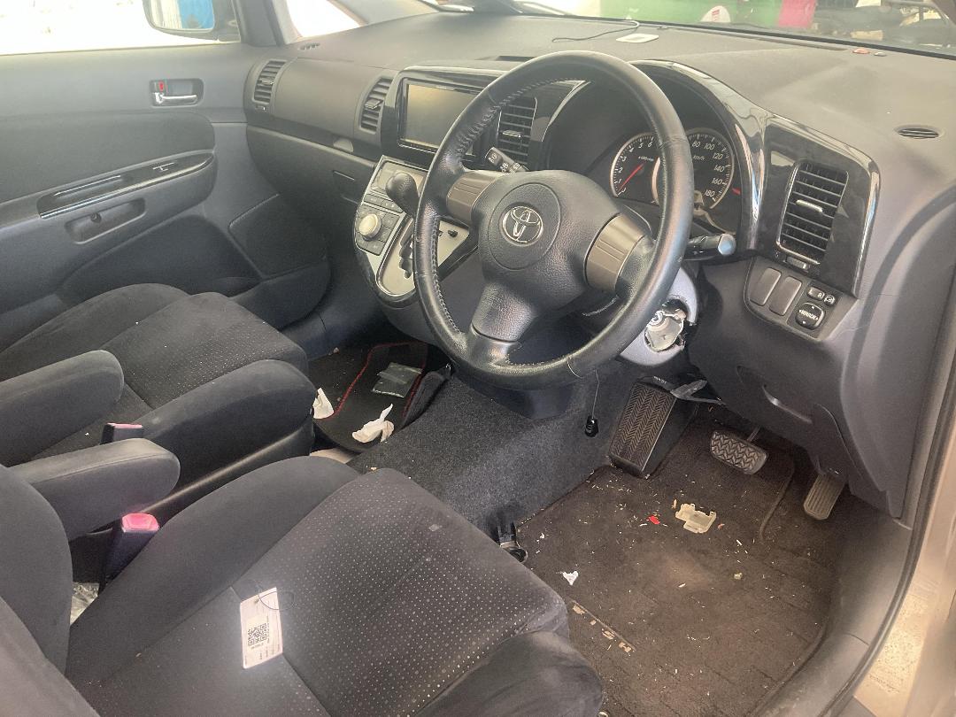 Photo '7' of Toyota Wish