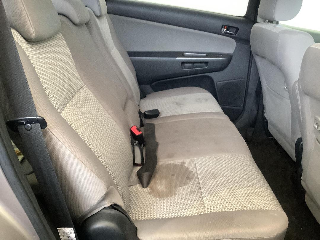 Photo '10' of Toyota Wish Photo '10' of Toyota Wish