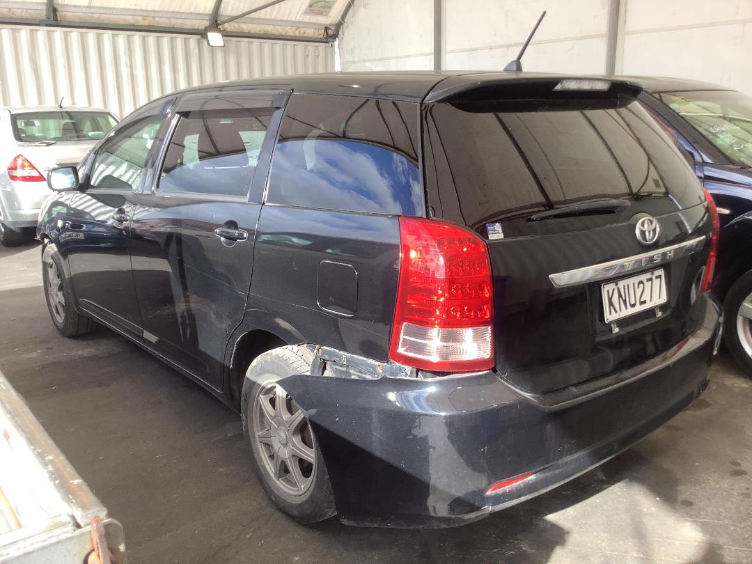 Photo '10' of Toyota Wish