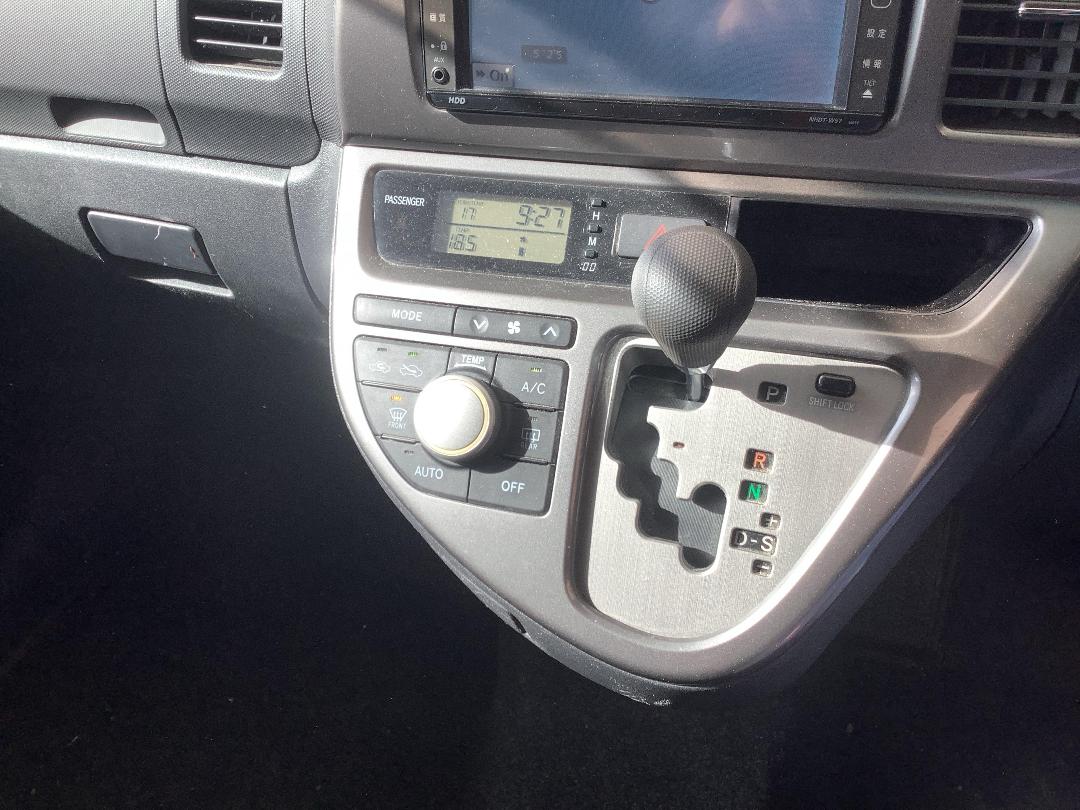 Photo '20' of Toyota Wish