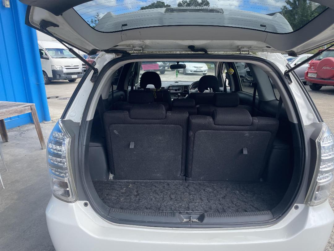 Photo '6' of Toyota Wish Photo '6' of Toyota Wish