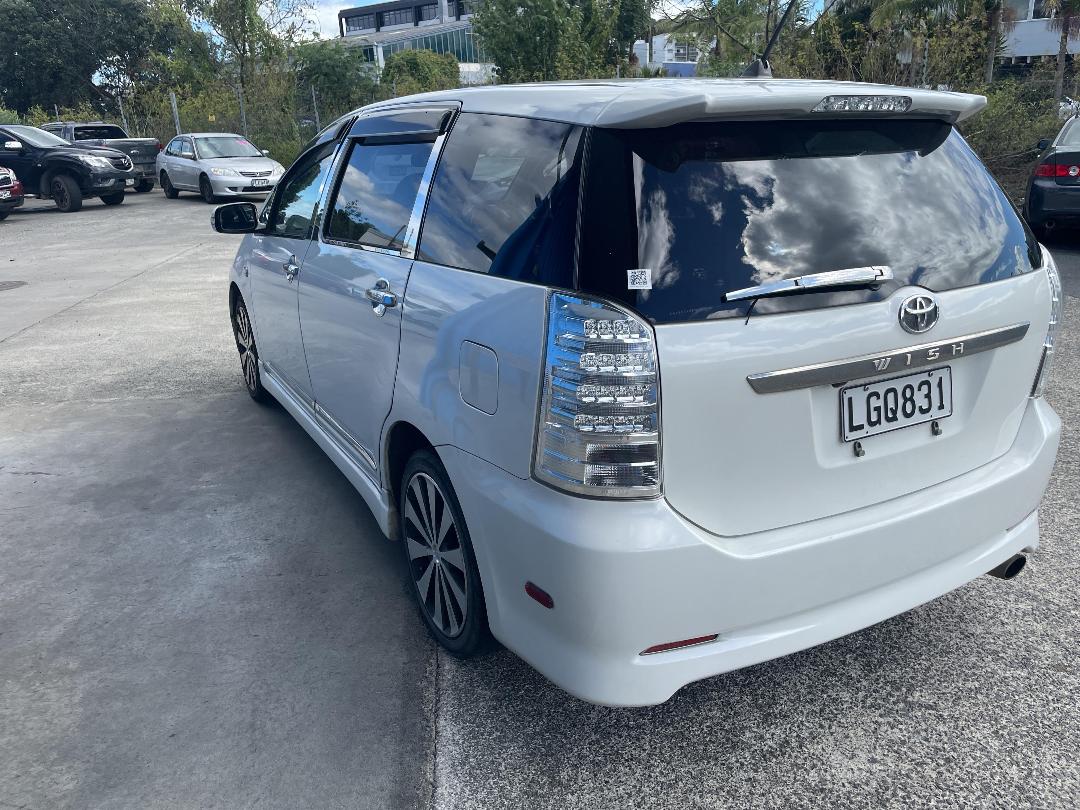 Photo '5' of Toyota Wish Photo '5' of Toyota Wish