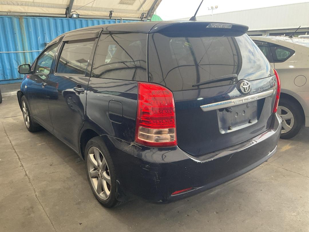 Photo '4' of Toyota Wish