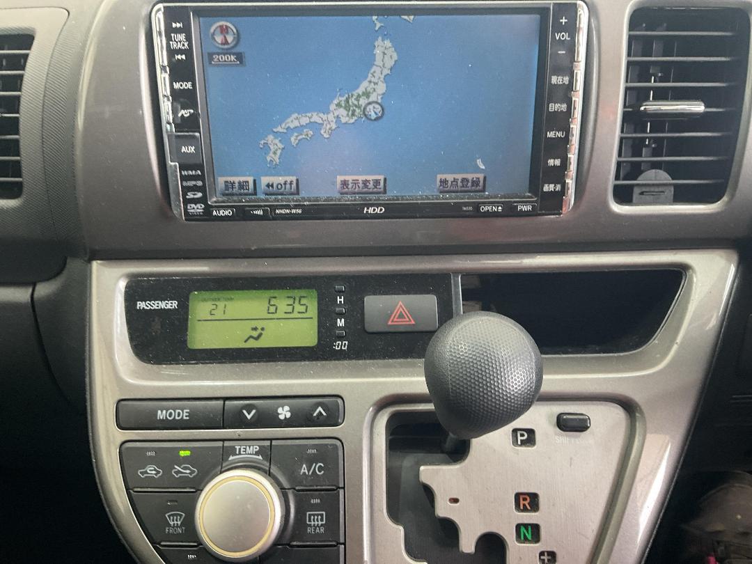 Photo '12' of Toyota Wish