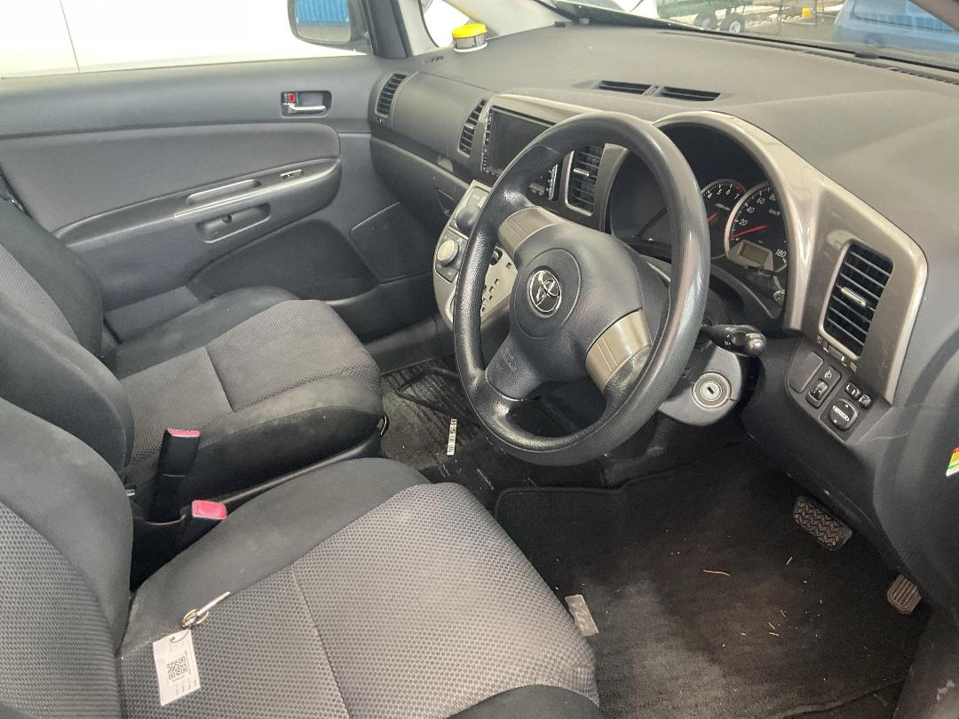 Photo '9' of Toyota Wish