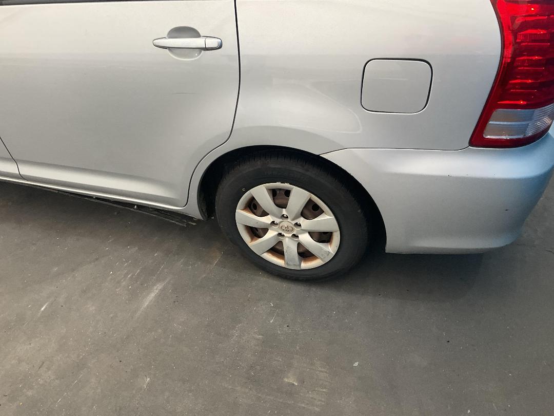 Photo '10' of Toyota Wish