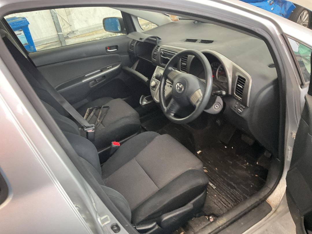 Photo '21' of Toyota Wish