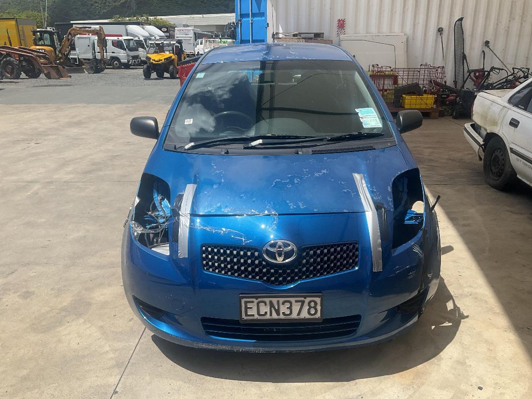 Photo '2' of Toyota Yaris Photo '2' of Toyota Yaris