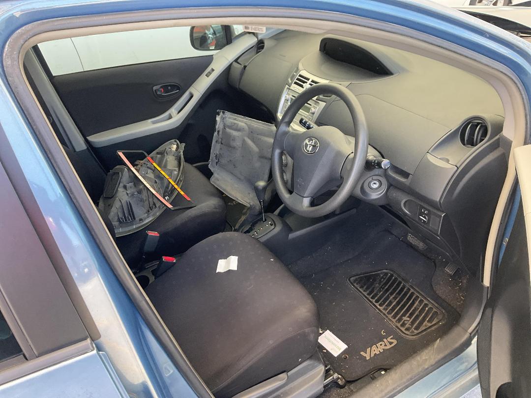 Photo '17' of Toyota Yaris