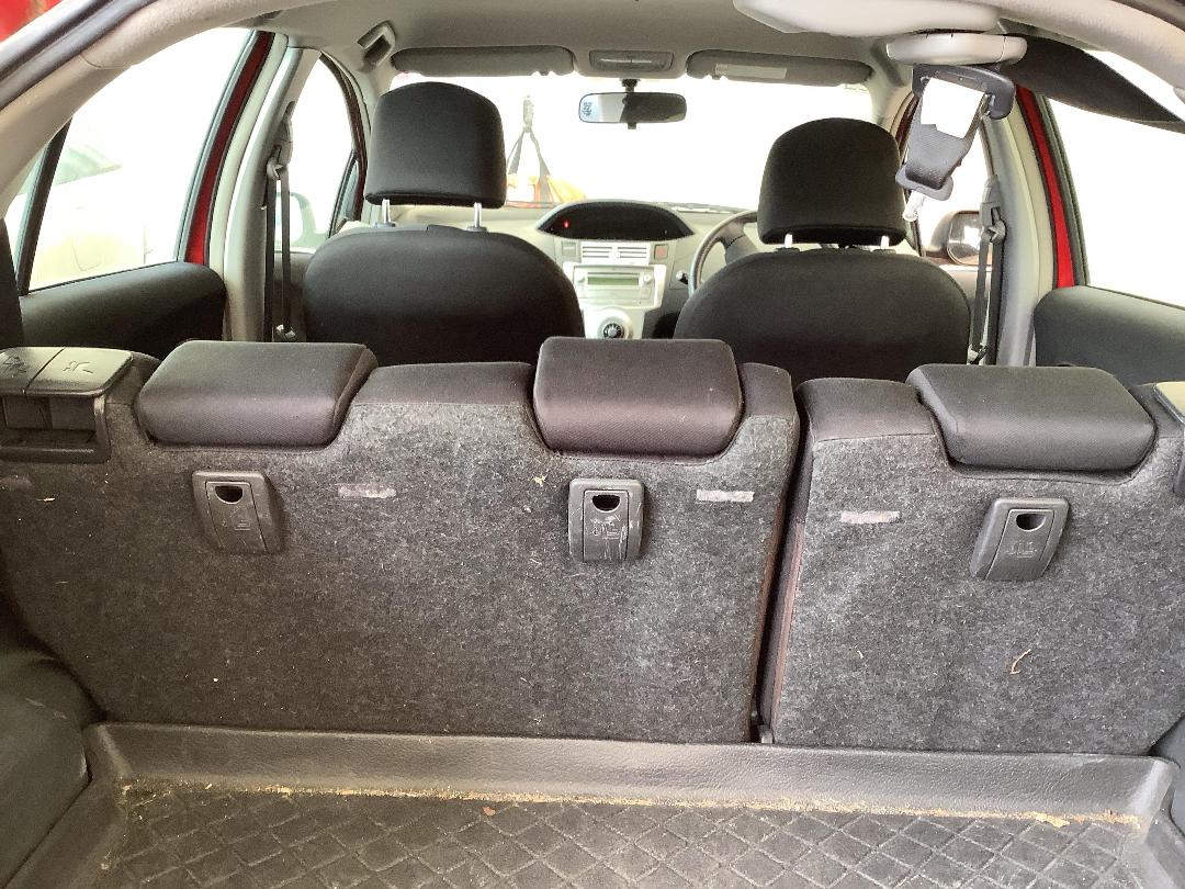 Photo '10' of Toyota Yaris