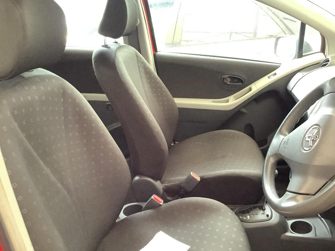 Photo '15' of Toyota Yaris