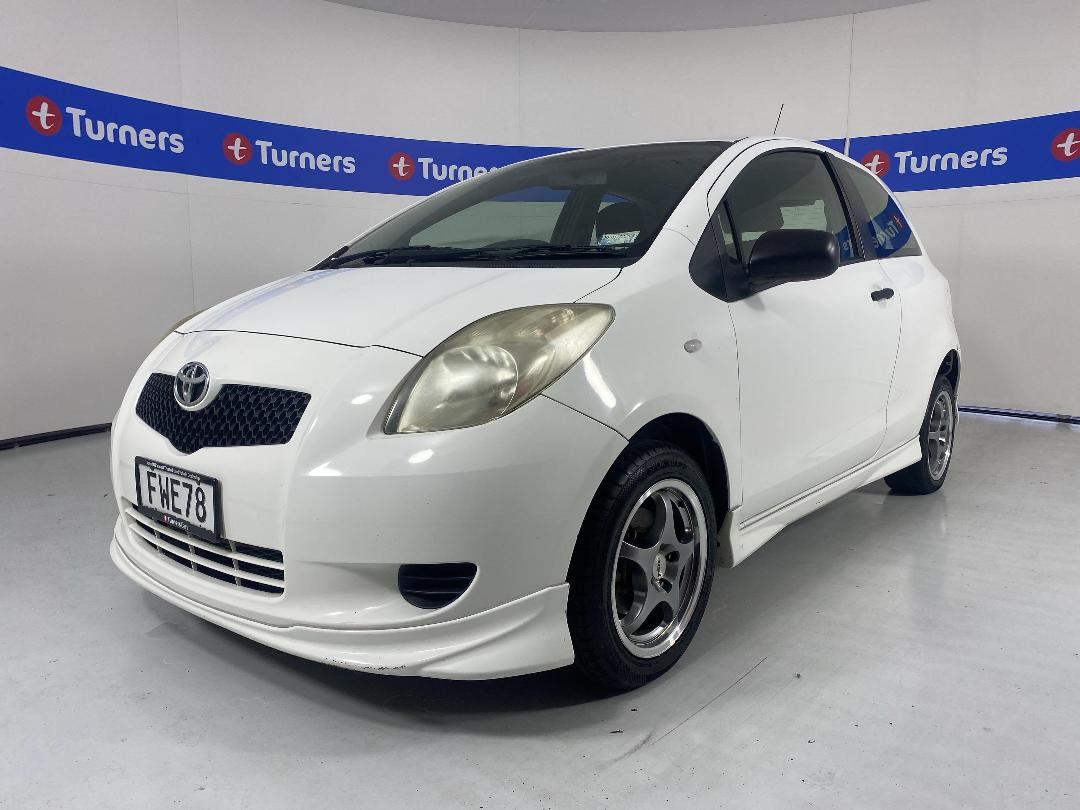 Photo '4' of Toyota Yaris Photo '4' of Toyota Yaris