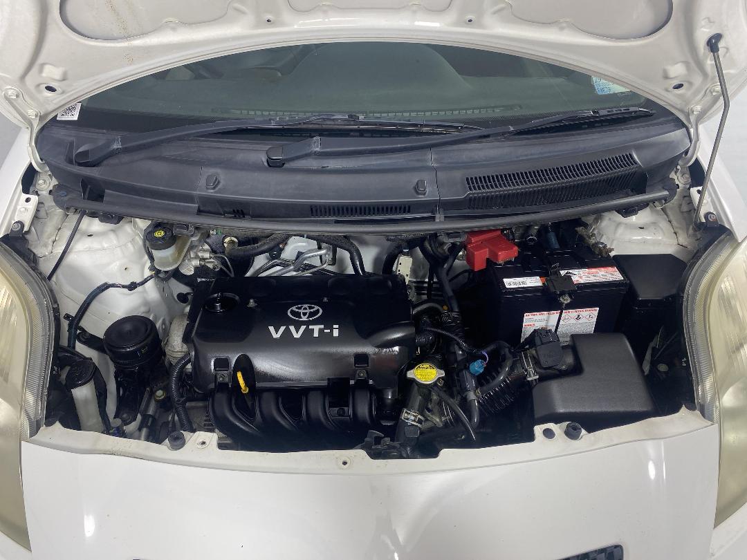 Photo '13' of Toyota Yaris Photo '13' of Toyota Yaris