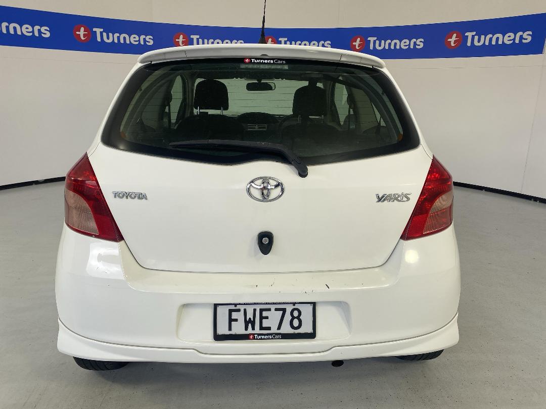 Photo '6' of Toyota Yaris Photo '6' of Toyota Yaris