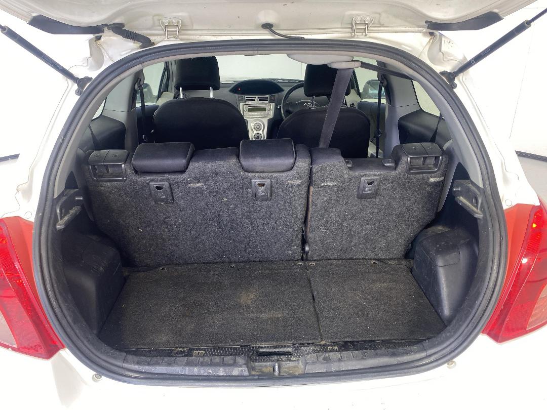 Photo '14' of Toyota Yaris Photo '14' of Toyota Yaris