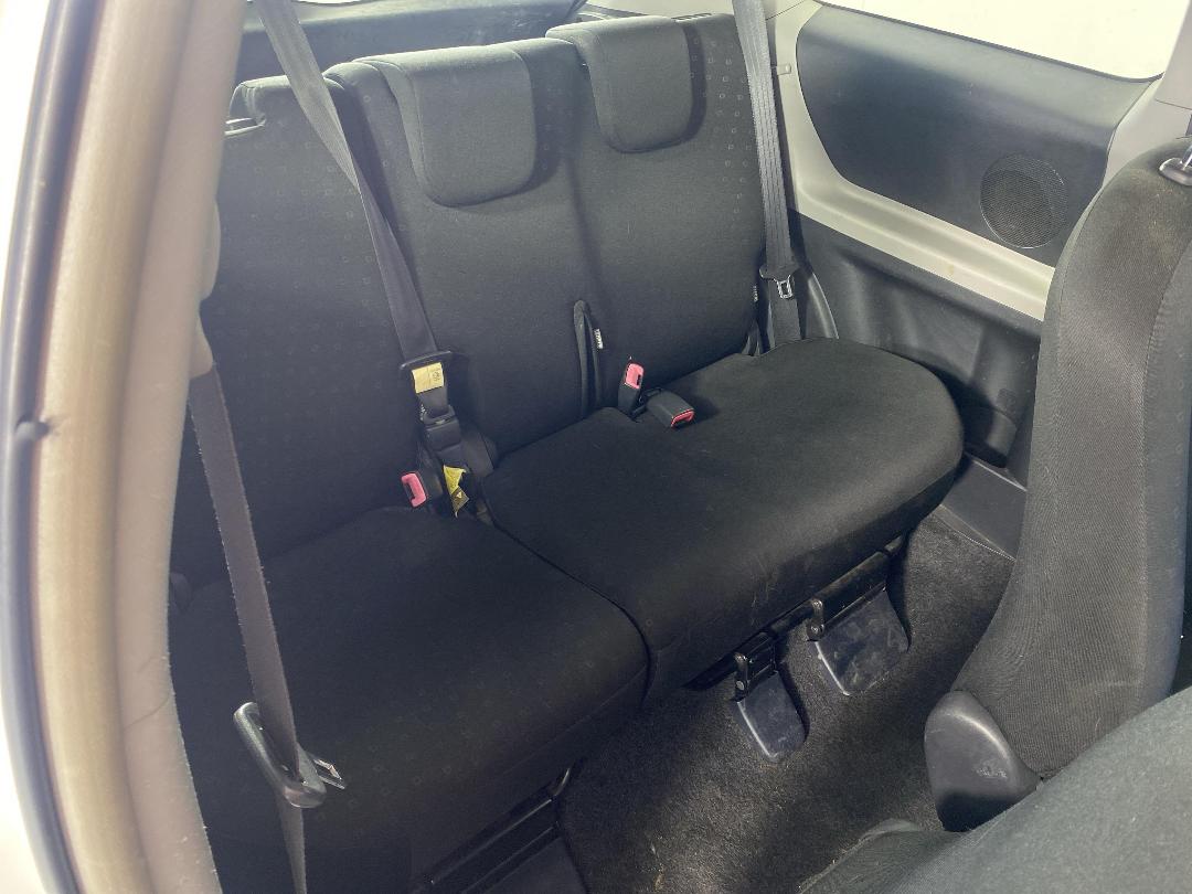 Photo '19' of Toyota Yaris Photo '19' of Toyota Yaris