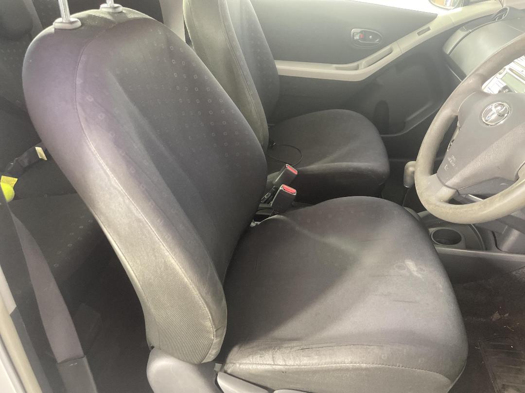 Photo '16' of Toyota Yaris