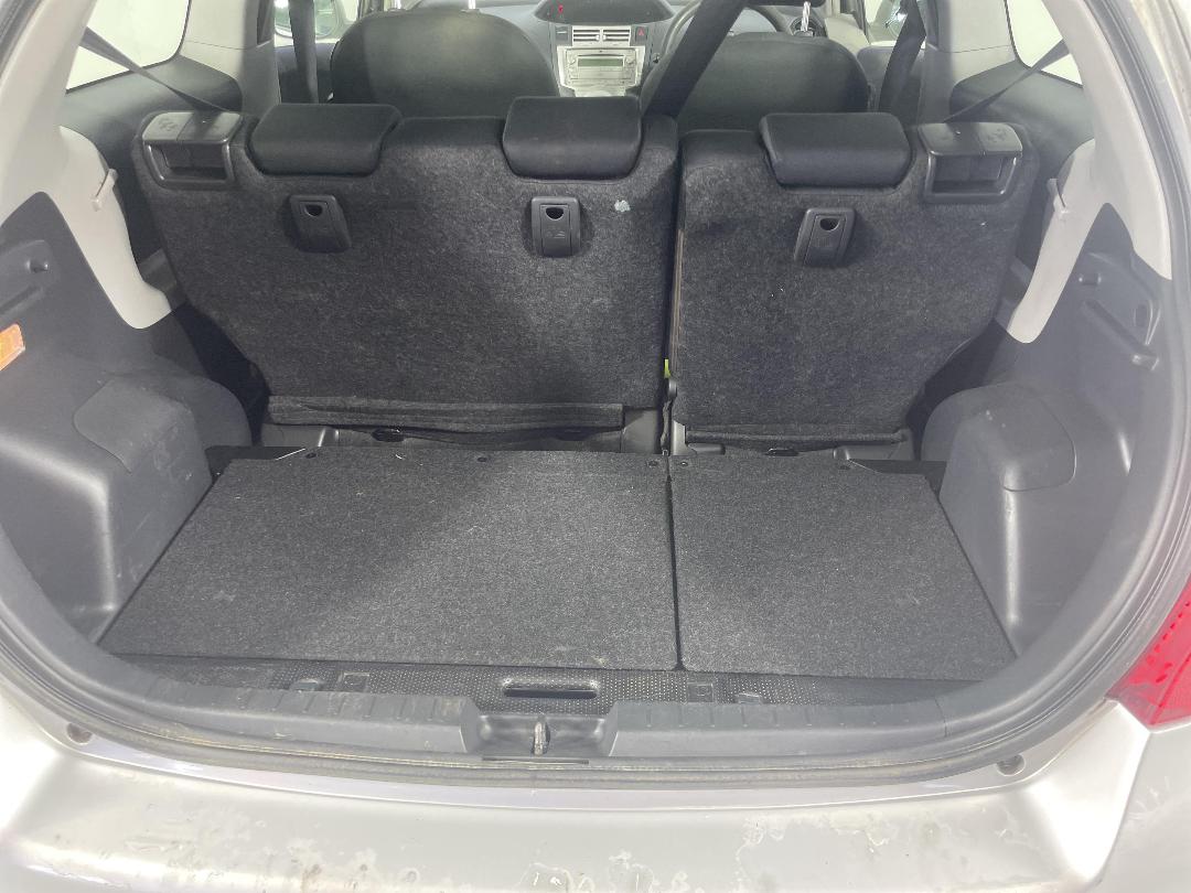 Photo '14' of Toyota Yaris