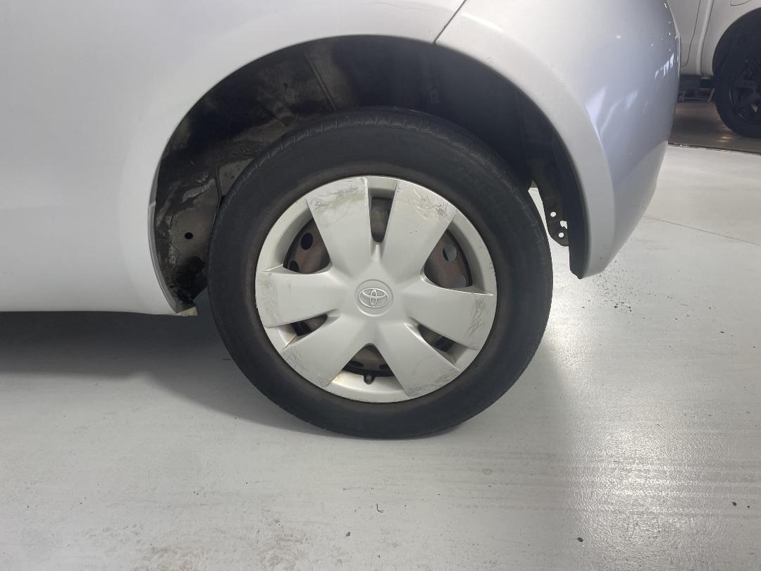 Photo '11' of Toyota Yaris