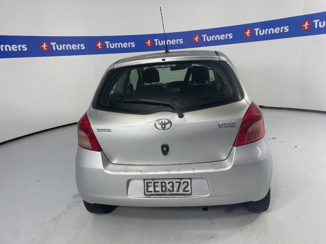 Photo '6' of Toyota Yaris