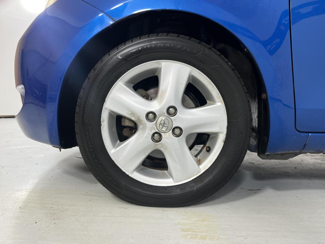 Photo '10' of Toyota Yaris