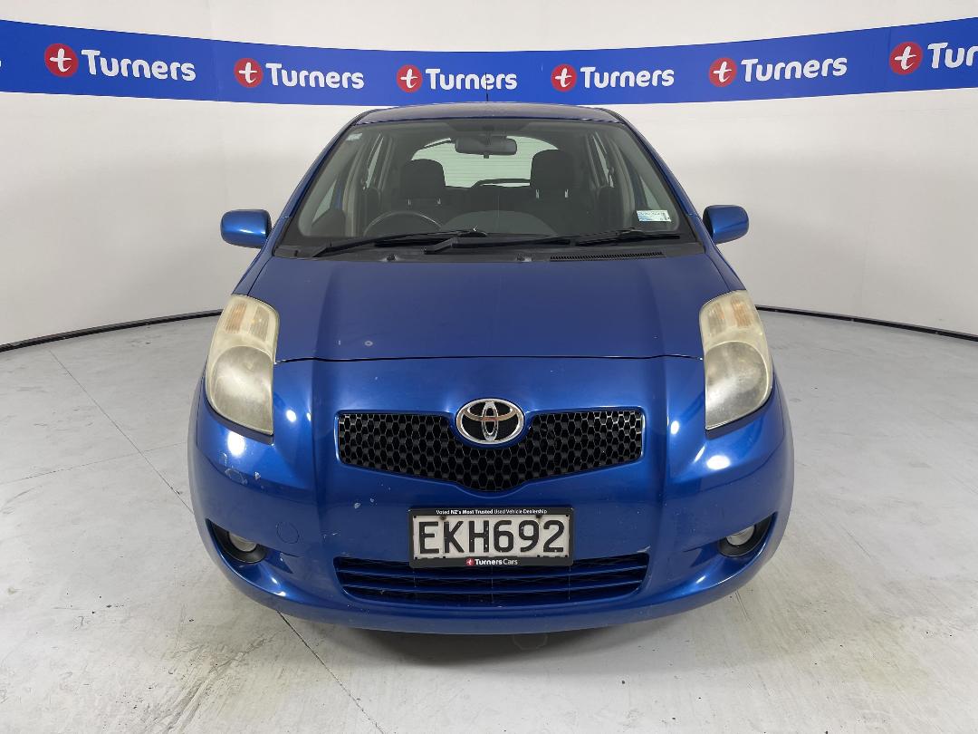 Photo '2' of Toyota Yaris