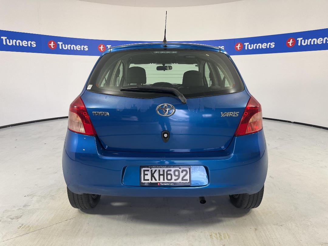 Photo '6' of Toyota Yaris