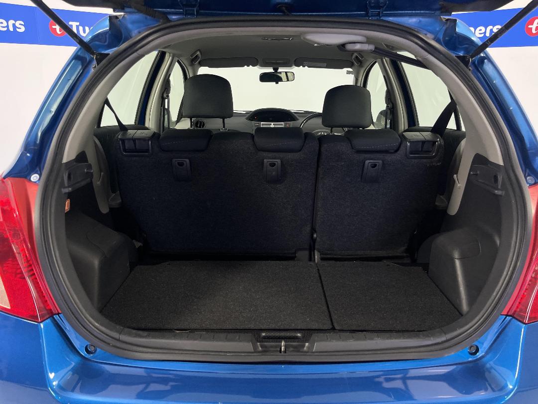 Photo '14' of Toyota Yaris