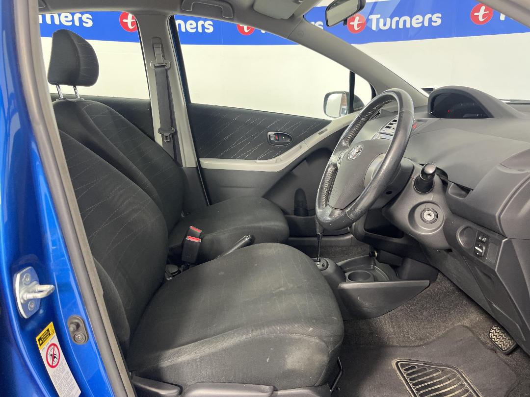 Photo '16' of Toyota Yaris