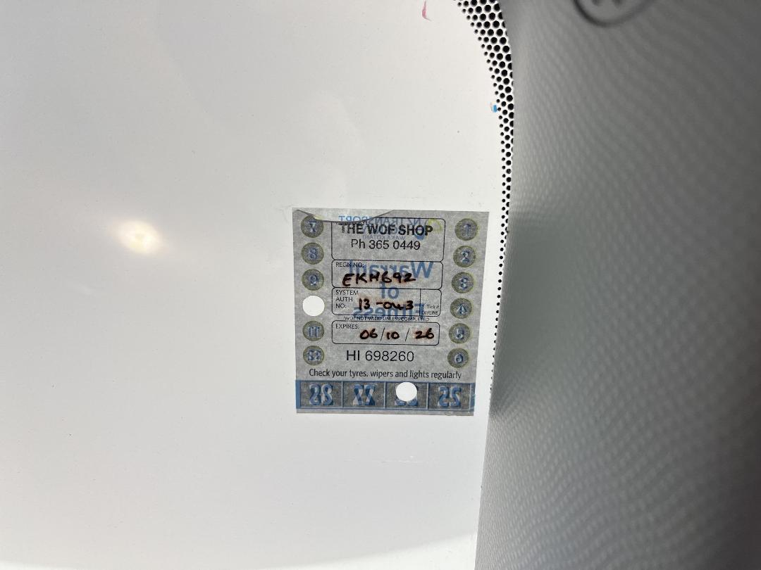 Photo '24' of Toyota Yaris