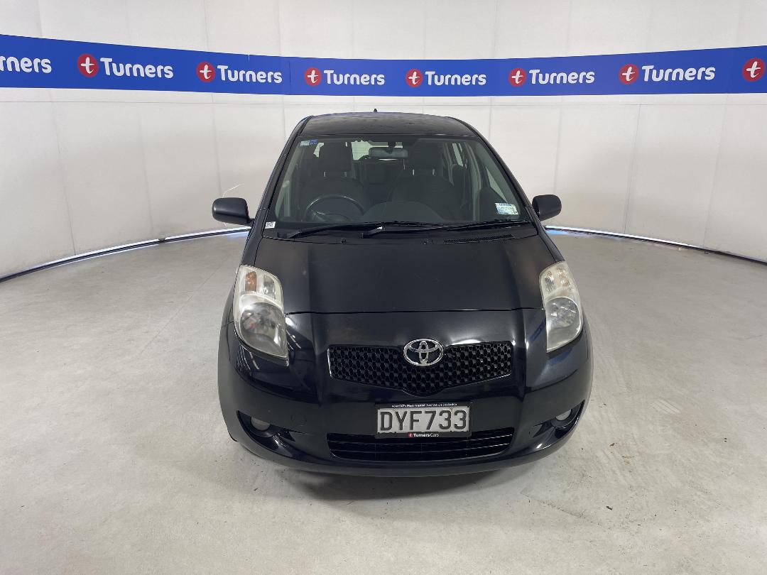 Photo '2' of Toyota Yaris Photo '2' of Toyota Yaris