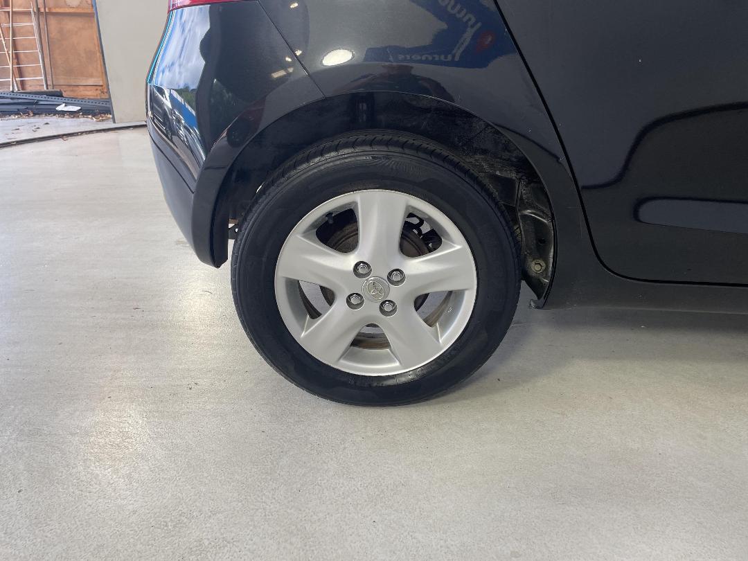 Photo '12' of Toyota Yaris Photo '12' of Toyota Yaris