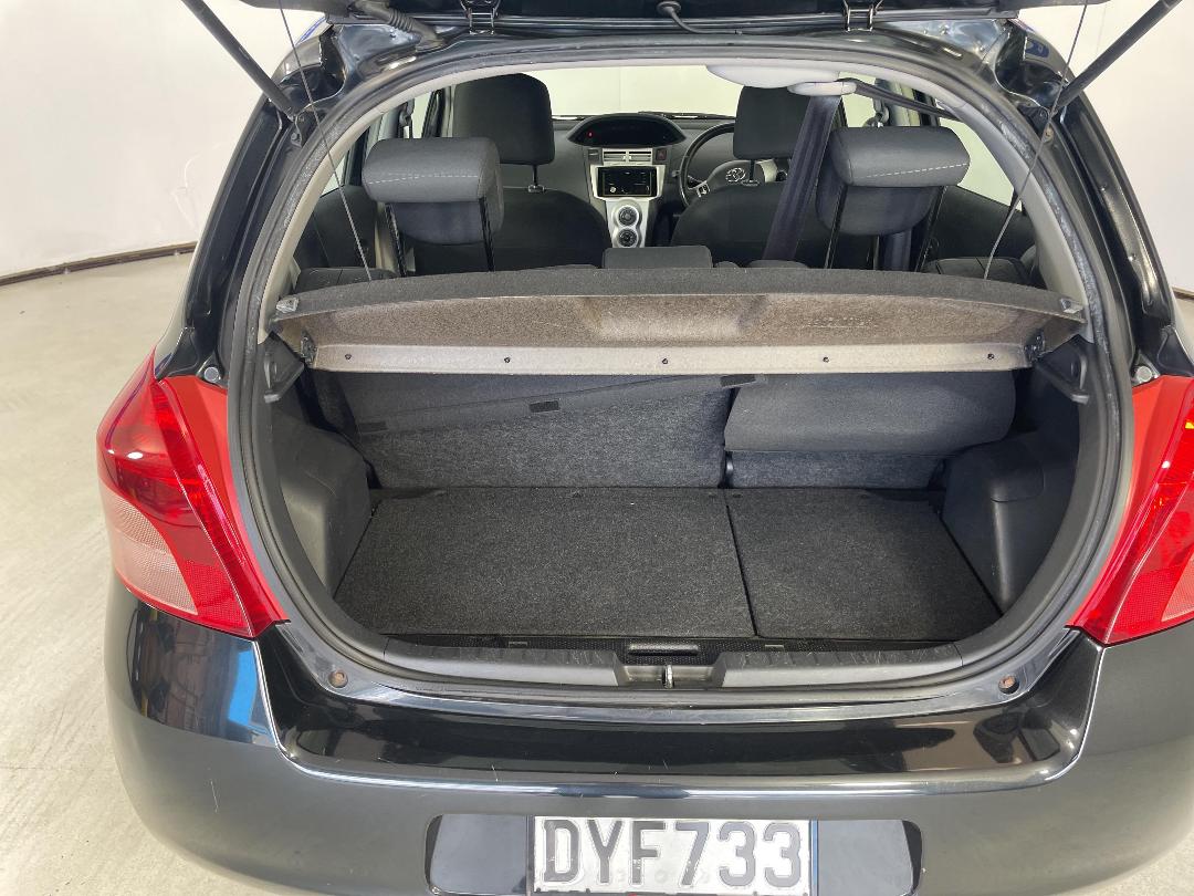 Photo '14' of Toyota Yaris Photo '14' of Toyota Yaris