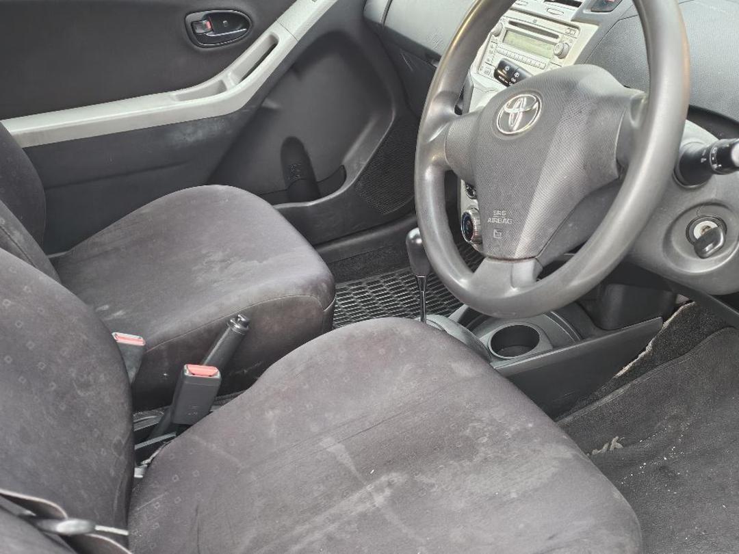 Photo '13' of Toyota Yaris Photo '13' of Toyota Yaris