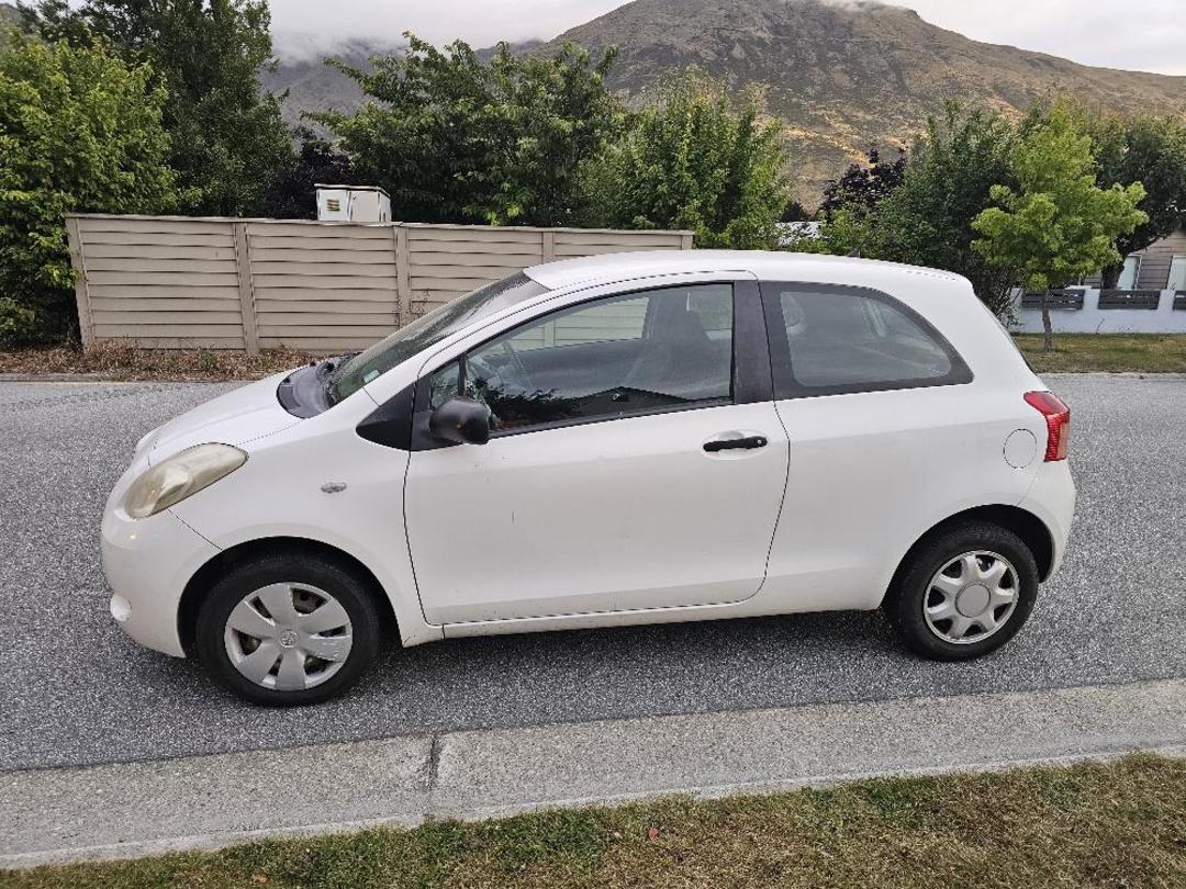 Photo '4' of Toyota Yaris Photo '4' of Toyota Yaris