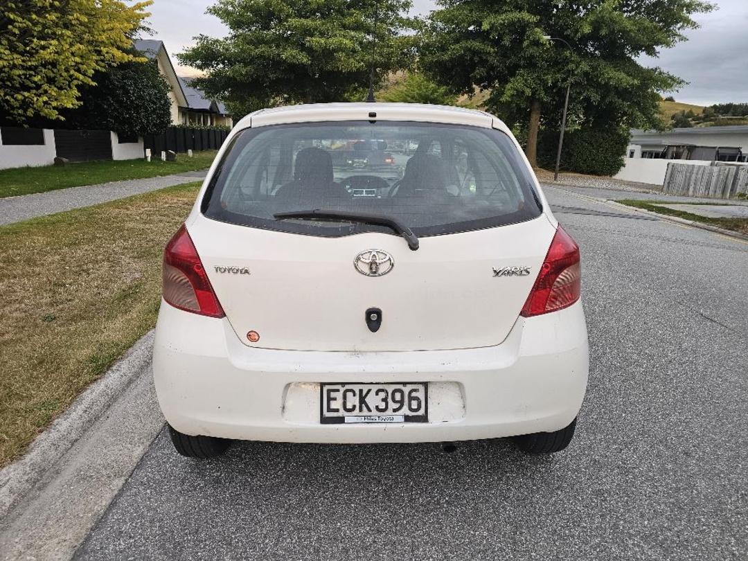 Photo '6' of Toyota Yaris Photo '6' of Toyota Yaris