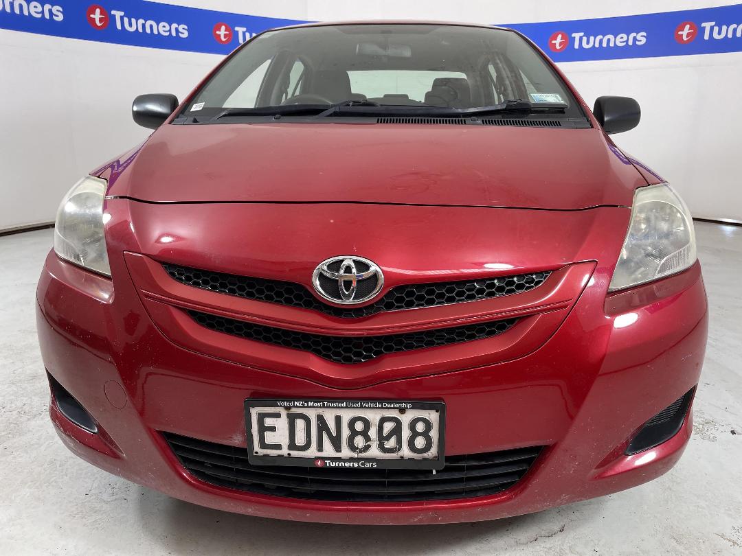 Photo '2' of Toyota Yaris Photo '2' of Toyota Yaris