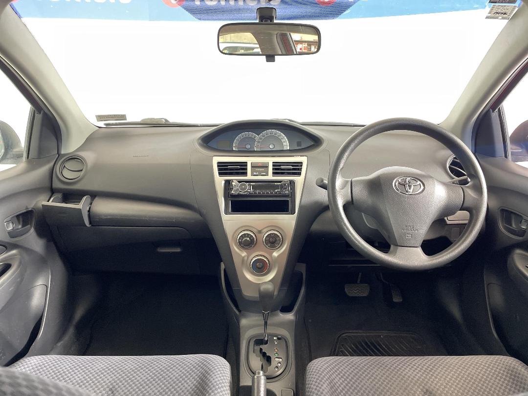 Photo '17' of Toyota Yaris Photo '17' of Toyota Yaris