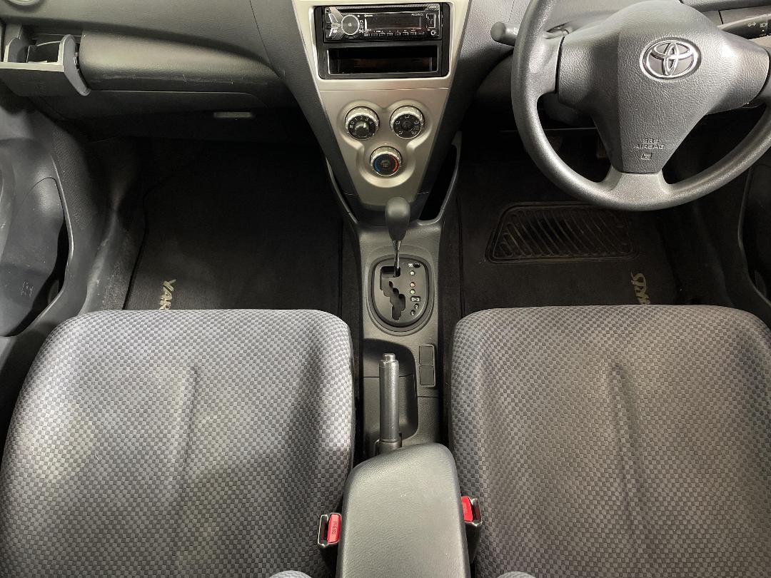 Photo '18' of Toyota Yaris Photo '18' of Toyota Yaris