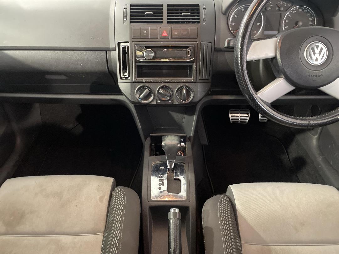 Photo '18' of Volkswagen Cross Polo